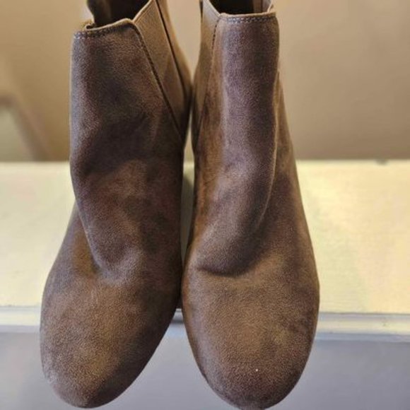 Marbella Womens Brown Suede Booties Ankle Boots size 9 - Picture 3 of 4